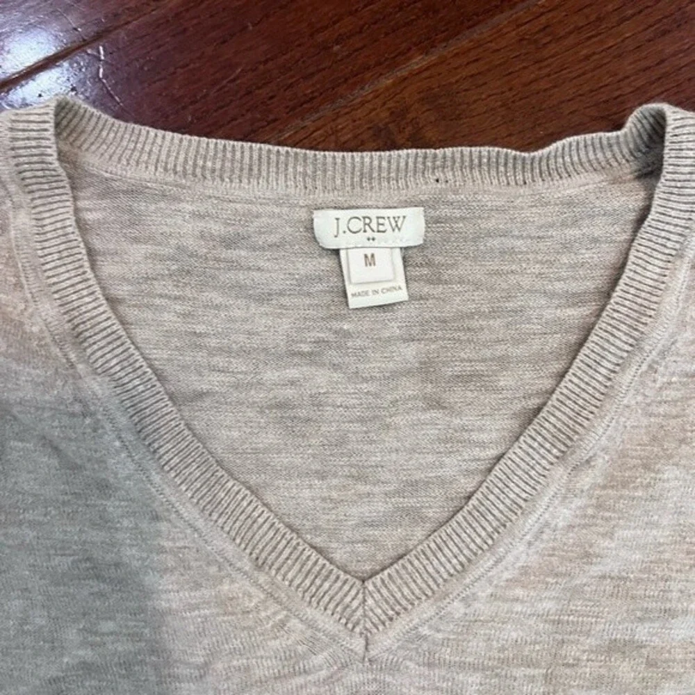 J.Crew Long Sleeve vneck heathered oatmeal sweater size medium